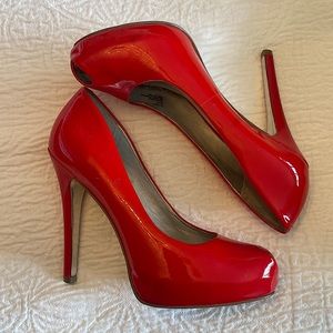 Size 6, Jessica Simpson peep toe heels
